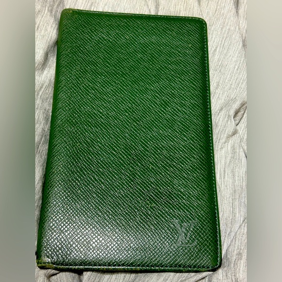 Louis Vuitton Handbags - Louis Vuitton Emerald Green Textured Cover LV